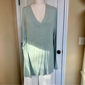 CAbi #5192 Laid Back Long Sleeve Tee Shirt V Neck Pale Green Size Large